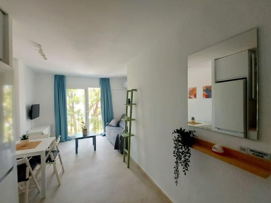 Nice Flat Close To The Centre Malaga Exterior photo